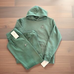 🔥Teen Boys, Size Large. New with tags! Jordan Green Hoodie and Sweatpants Set